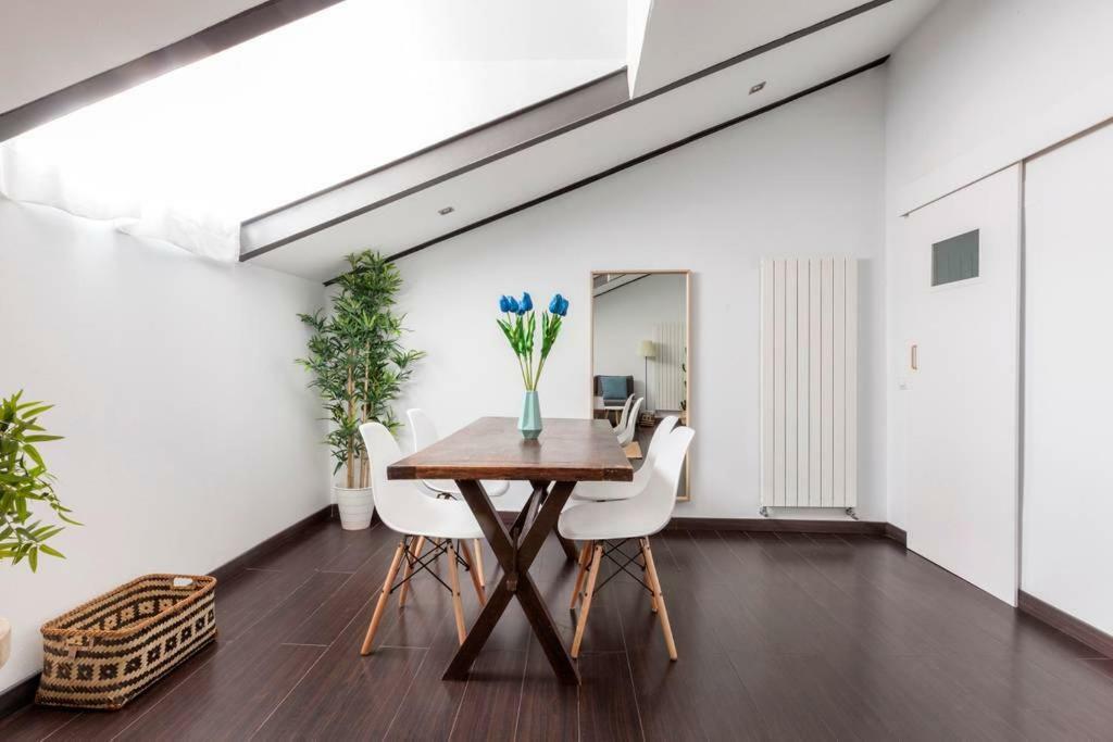 Modern Top Floor Loft At Malasana'S Heart Madri Exterior foto