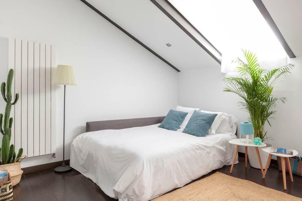 Modern Top Floor Loft At Malasana'S Heart Madri Exterior foto